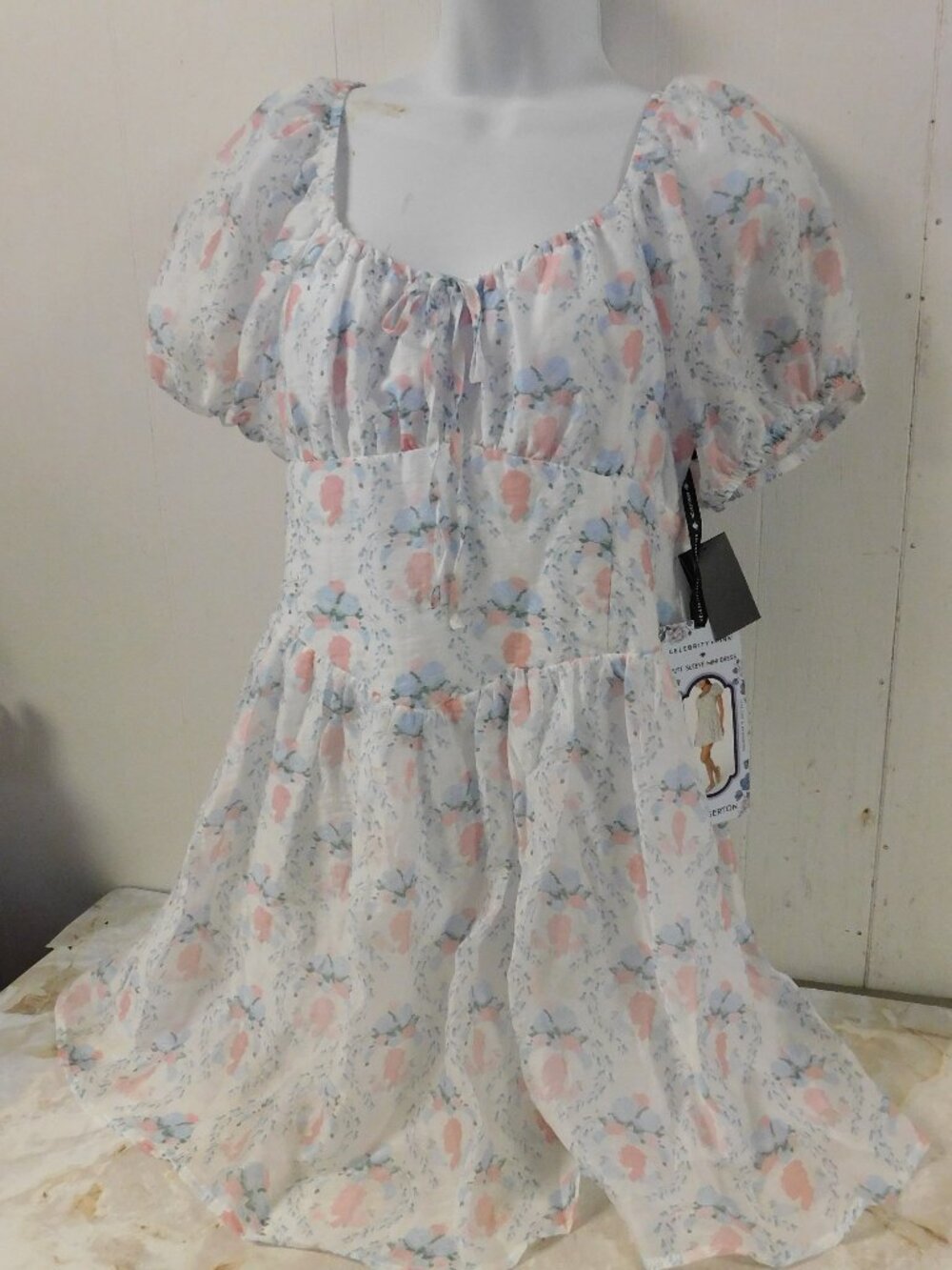Celebrity Pink Bridgerton Puff Sleeve Mini Dress NEW sz L